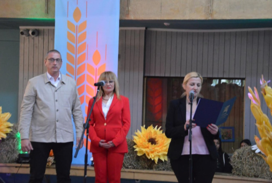 Зам кметът Боряна Шалявска и зам кметът Станислав Кимчев присъстваха