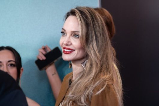 Анджелина Джоли се появи на скорошната премиера на Бродуей на
