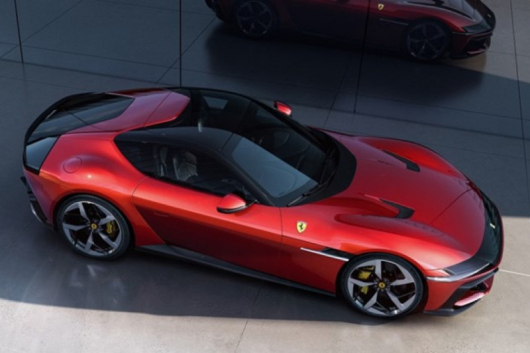 Ferrari 12Cilindri е представен днес и представлява върха на разработката