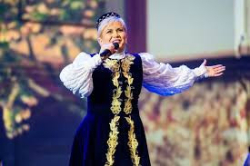 Фолклорната певица Николина Чакърдъкова направи шокиращи признания за лични си