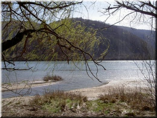 Пасарелското езеро