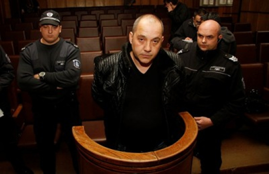 Илиян Лебоев бе доведен в Софийски районен съд с белезници/ Снимка: Пиер Петров