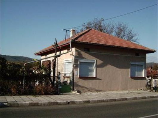Домът на Пенка Стойкова, където е извършено убийството Снимки: Росица Христова