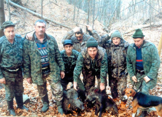 Най-добрият ловец Райо Миленков хвана пред колегите си двете прасета за ушите