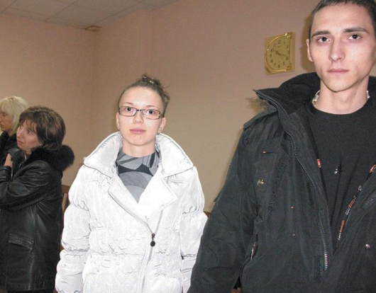 Десислава дойде с приятеля си Борислав Богоев в съдебната зала