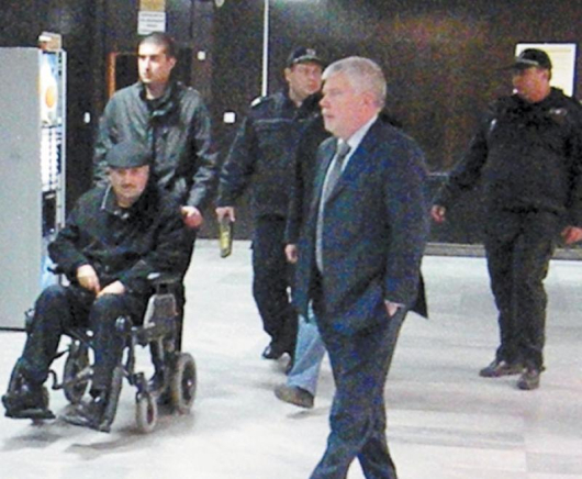 В. Шалявски беше доведен в съда на инвалидна количка