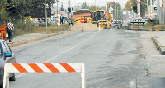 За една седмица ще бъде затворен главният път за влизане и излизане от Петрич в района на жп гарата