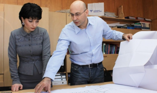 Атанасова инспектира изпълнението на дейностите по проекта. Снимка: БТА