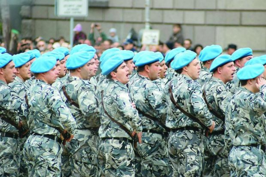 Въпреки надеждите, които даде Николай Ненчев, военнослужещите няма да бъдат зарадвани с коледни бонуси за разлика от 2013 година.