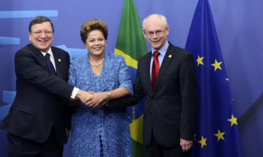 Жозе Барозу, Дилма Русеф и Херман ван Ромпой. Снимка: Reuters