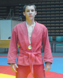 Д. Парасков със златния си медал в зала “Универсиада”