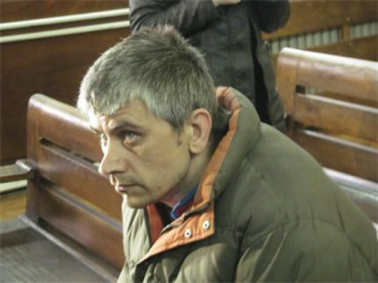 Бащата убиец Пламен Петров на делото в Русенския окръжен съд. Снимка: Николай Каламов