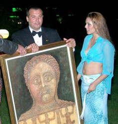 Илия Павлов и дъщеря му Венцислава на последния рожден ден на олигарха, когато мнозина му подариха картини и други произведения на изкуството 