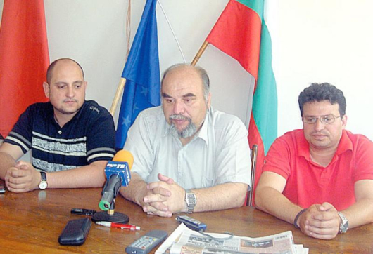 Иван Ибришимов, Кирил Ангелов и Асен Башленски /отляво надясно/ дадоха обща пресконференция