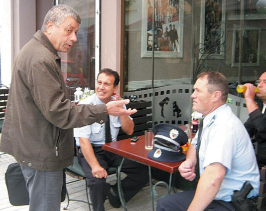 Инспекторът Д. Френски и колежката ми Кр. Филатова поясниха на полицаите, че доста работа ще имат на стадиона