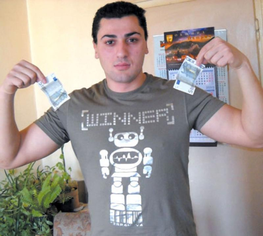 Радослав Стоянов-Радо Прашката показа сбъднатия си сън - намерени две банкноти от по 5 евро