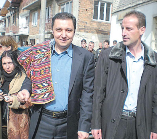 За “греха” кметът М. Абдиков да посрещне депутата Я. Янев бе отлюспен от ДПС