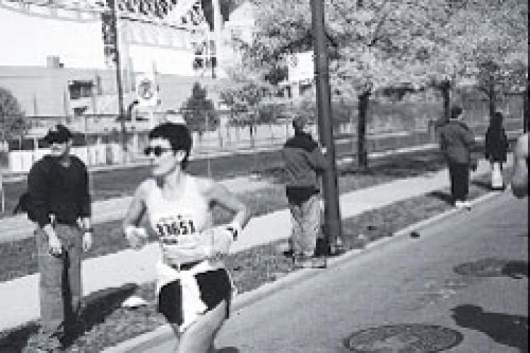 Благоевградчанката пробяга 42 км на Чикагския маратон и взе почетния медал