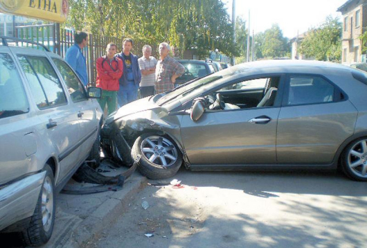 31-годишният автотърговец Станимир Велев катастрофира на входа на Асансьорния завод в Дупница