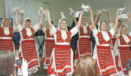 Ансамбъл “Хоро” изпълни пирински танци
