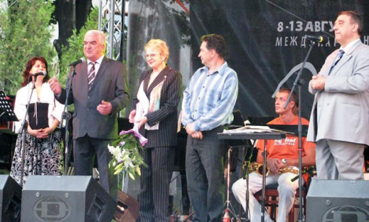 Ал. Краваров и д-р Е. Илиев откриха джаз феста пред стотици фенове на площада в Банско