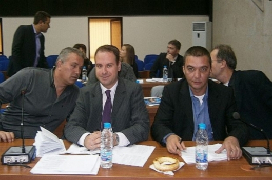 Балабанов (в средата) при едно от редките му посещения на сесия на ОБС - Благоевград