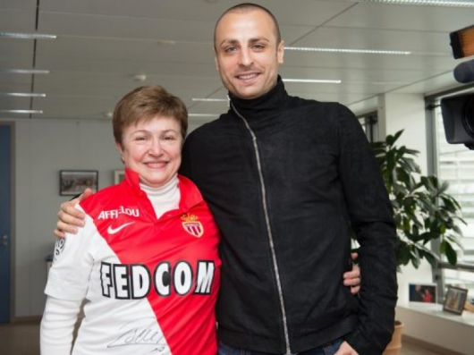 Бербатов зарадва Кристалина Георгиева със своя фланелка на Монако