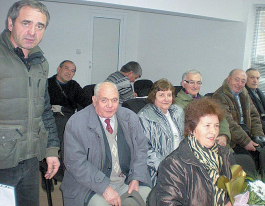 Председателят Сл. Крумков /правият вляво/, заместникът му В. Боцев, Ст. Скринска, агрономът Ив. Цонев отляво надясно на втори ред