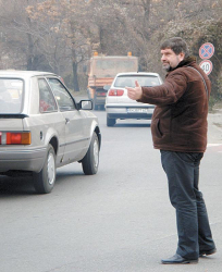 Стефан Бойчев, шеф на отдел “Транспорт”, стана полицай за един ден, но не овладя полицейските правила