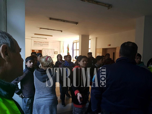 Спешен център Петрич почерня от роднини на пострадалата