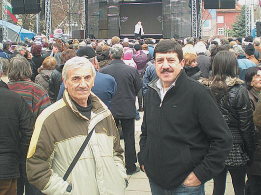 Чавдар Караджов /вдясно/ предпочете за годишния си отпуск Кюстендил