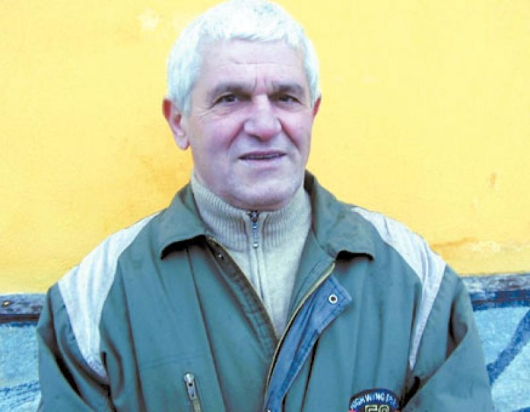 Председателят на кресненските пчелари Ангел Шатев
