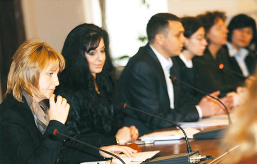 Заместник-министърът на труда и социалната политика Валентина Симеонова и представители на Националната мрежа за децата, Асоциация „Родители“ и УНИЦЕФ дадоха брифинг след срещата си с премиера