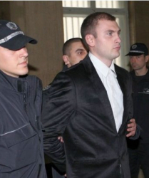 Ако Октай Енимехмедов бъде признат за виновен, може да получи доживотна присъда. Сн.: БГНЕС