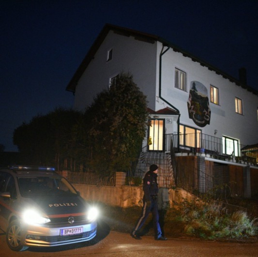 Къщата в района на град Бьохаймкирхен, където е извършено престъплението. Сн.: EPA/БГНЕС