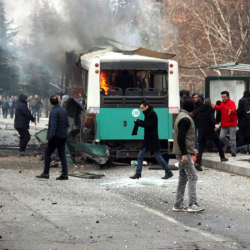 Автобус с военнослужещи е взривен в турския град Кайсери. Сн.: БТА