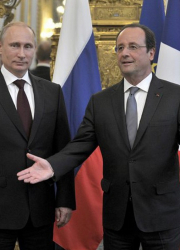 В наюалото на юни Франсоа Оланд се срещна с руския президент Владимир Путин в Париж. Сн.: БГНЕС