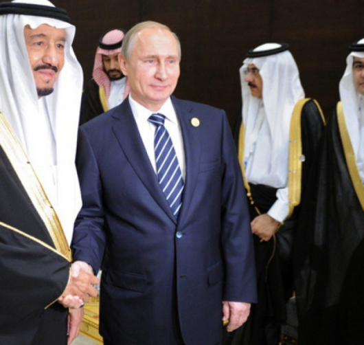 Архивен кадър. Среща на крал Салман бин Абдулазис и Владимир Путин. Сн.: EPA/БГНЕС