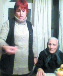 Мария Василева и майка й Стоянка Джанкушева са твърдо решени да легнат под багерите, но да не допуснат прокарването на частната улица