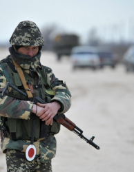 Някои военни части извършват ротация във и извън района на Крим. Сн.: EPA/БГНЕС
