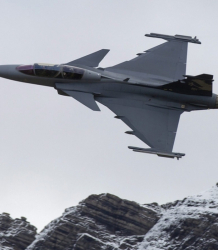 Настроенията в Швеция се обръщат в полза на членство в НАТО, заради опасения, че шведските ВВС са недостатъчно готови за защита. Сн.: EPA/БГНЕС
