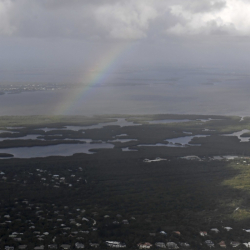 Дъга след урагана Ирма, преминал през Флорида Кийс, където ситуацията е най-тежка. Сн.: БТА