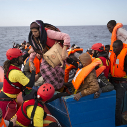 На място ЕС ще опита да ограничи мигрантския наплив от африканските страни. Сн.: БТА