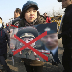 Южнокорейски демонстранти опитаха без успех днес да блокират автоколоната на КНДР. Сн.: БТА