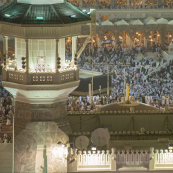Голямата джамия в Мека е място за поклонение за милиони мюсюлмани от цял свят. Сн.: Shutterstock