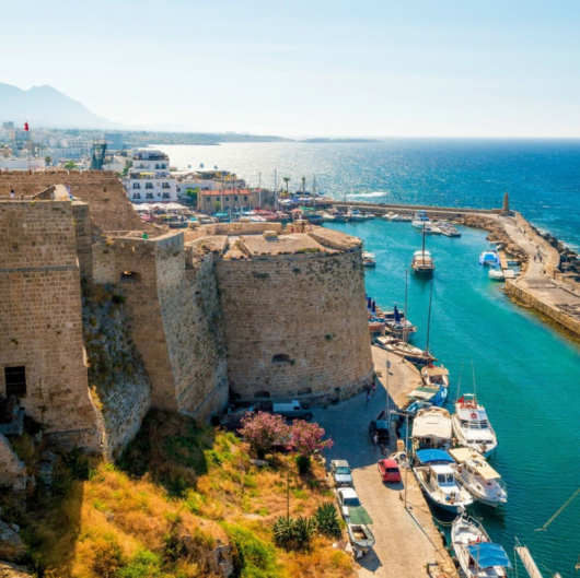 Туризмът е първостепенен отрасъл в икономиката на Кипър. Сн.: Shutterstock