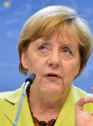 Меркел е изтъкнат европейски политик и една от най-влиятелните жени в света, пише Форбс. Сн.: EPA/БГНЕС