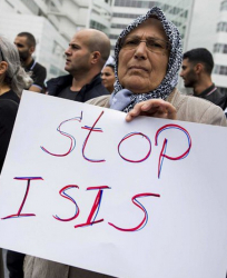 Протест на мюсюлмани срещу ”Ислямска държава” в Холандия. Сн.: EPA/БГНЕС