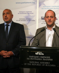 Радан Кънев предупреди, че са възможни и нови избори. Сн.: БГНЕС