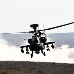 При атака с хеликоптери ”Апачи” се поема по-голям риск. Сн.: EPA/БГНЕС